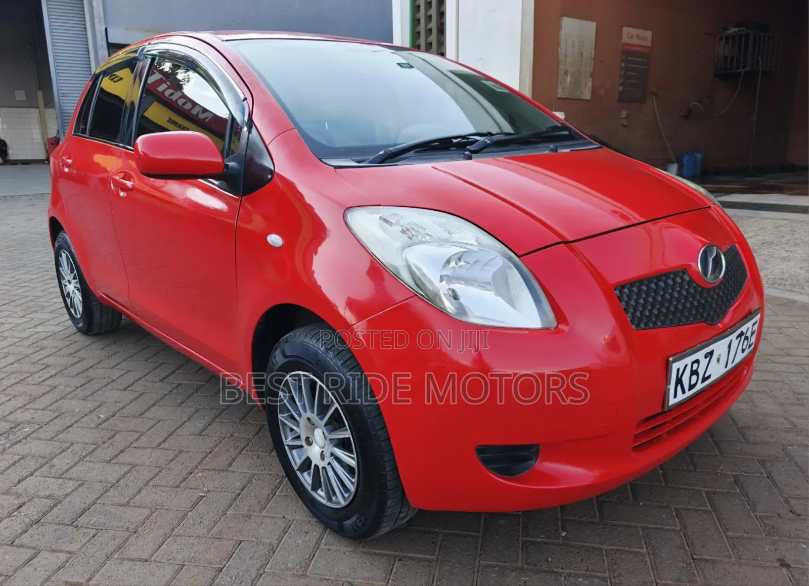 Toyota Vitz 1.3 FWD 5dr 2008 Red