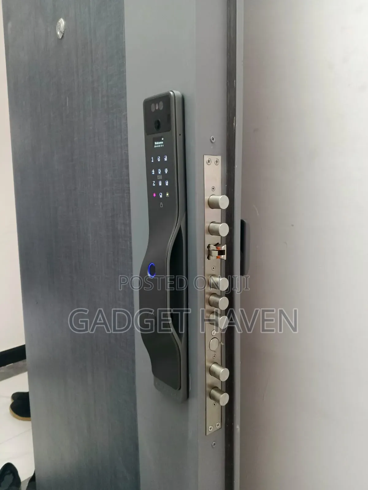 Smart Door Lock With Face Recognition, Fingerprint, Pin Code and Key