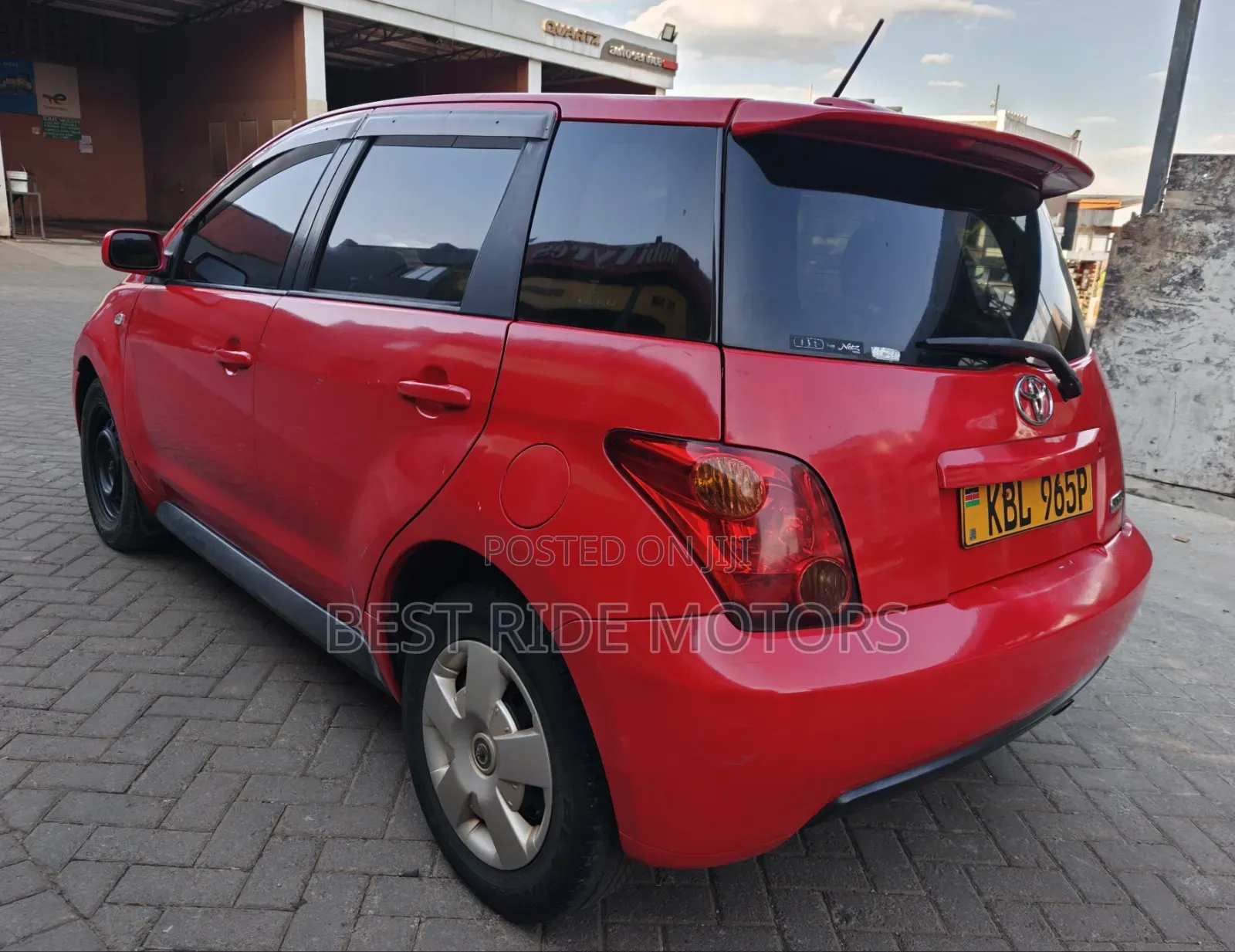 Toyota IST 2004 Red
