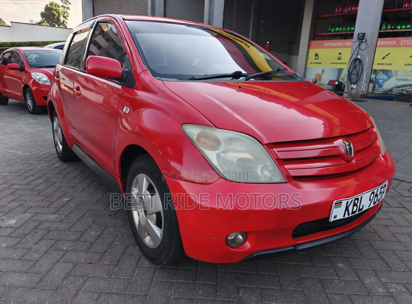 Toyota IST 2004 Red