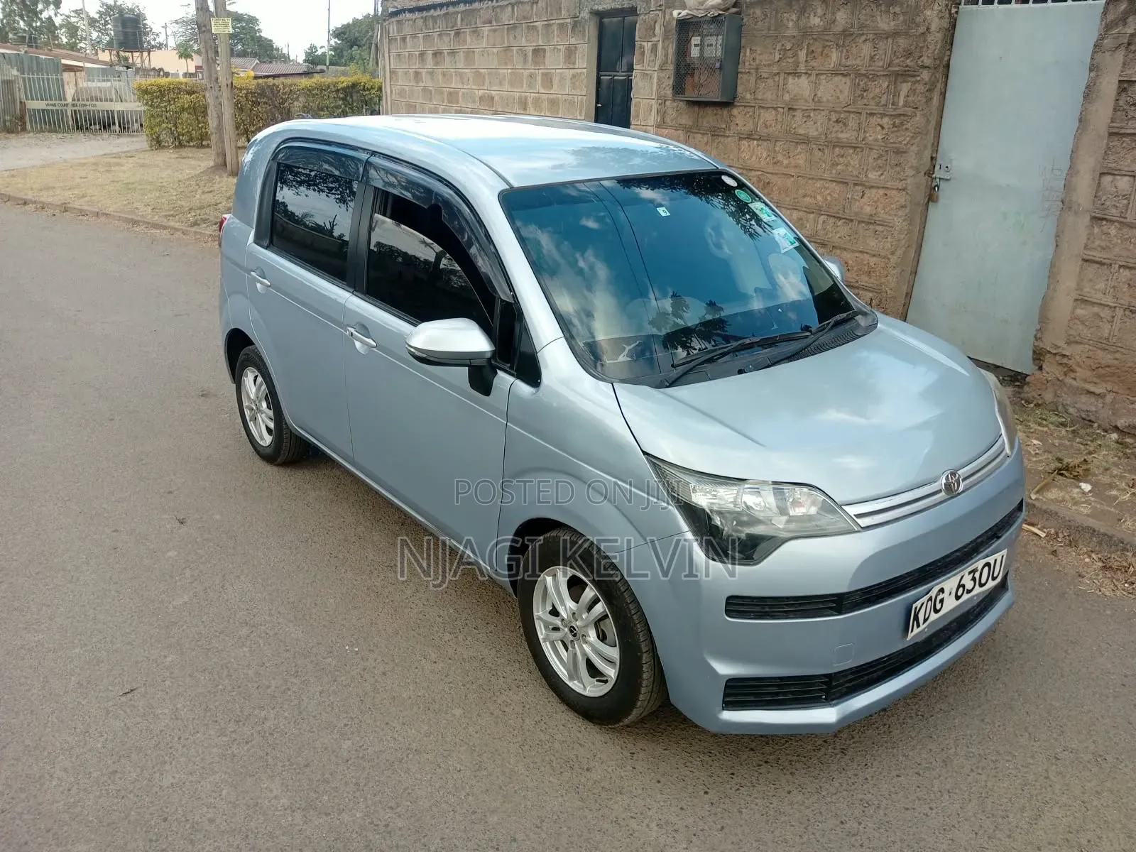 Toyota Spade 2015 Blue