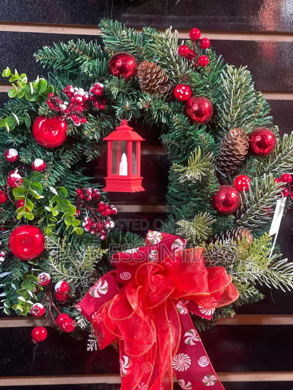 40cm Christmas Door Wreath With Mini Lantern