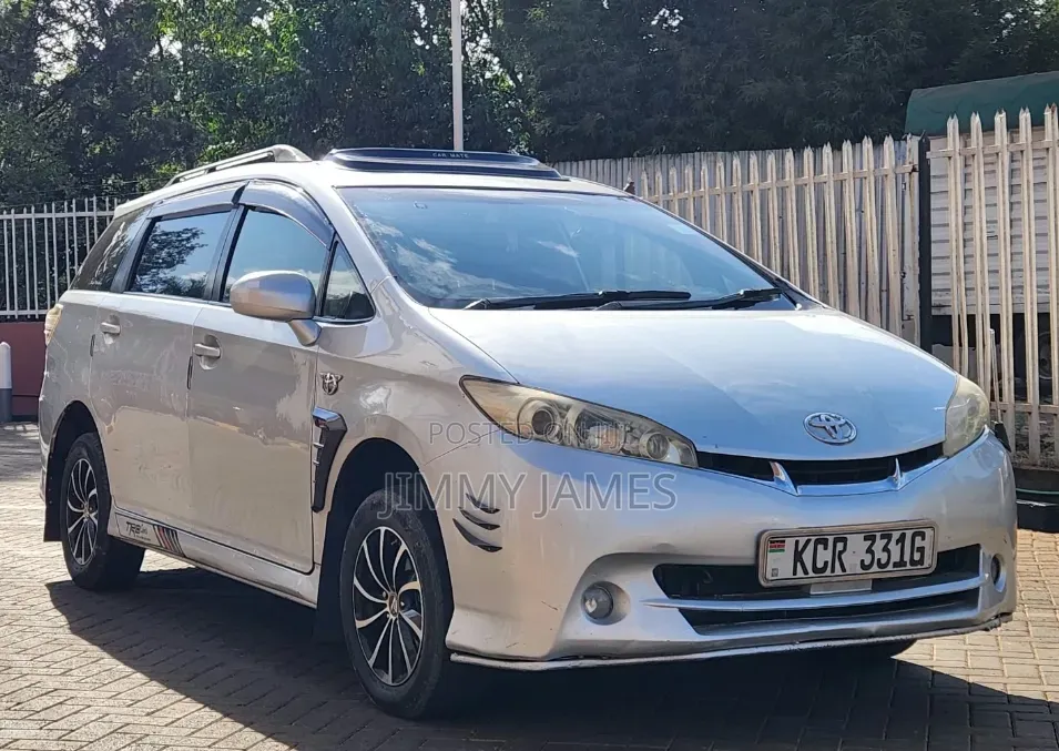 Toyota Wish 2011 Silver