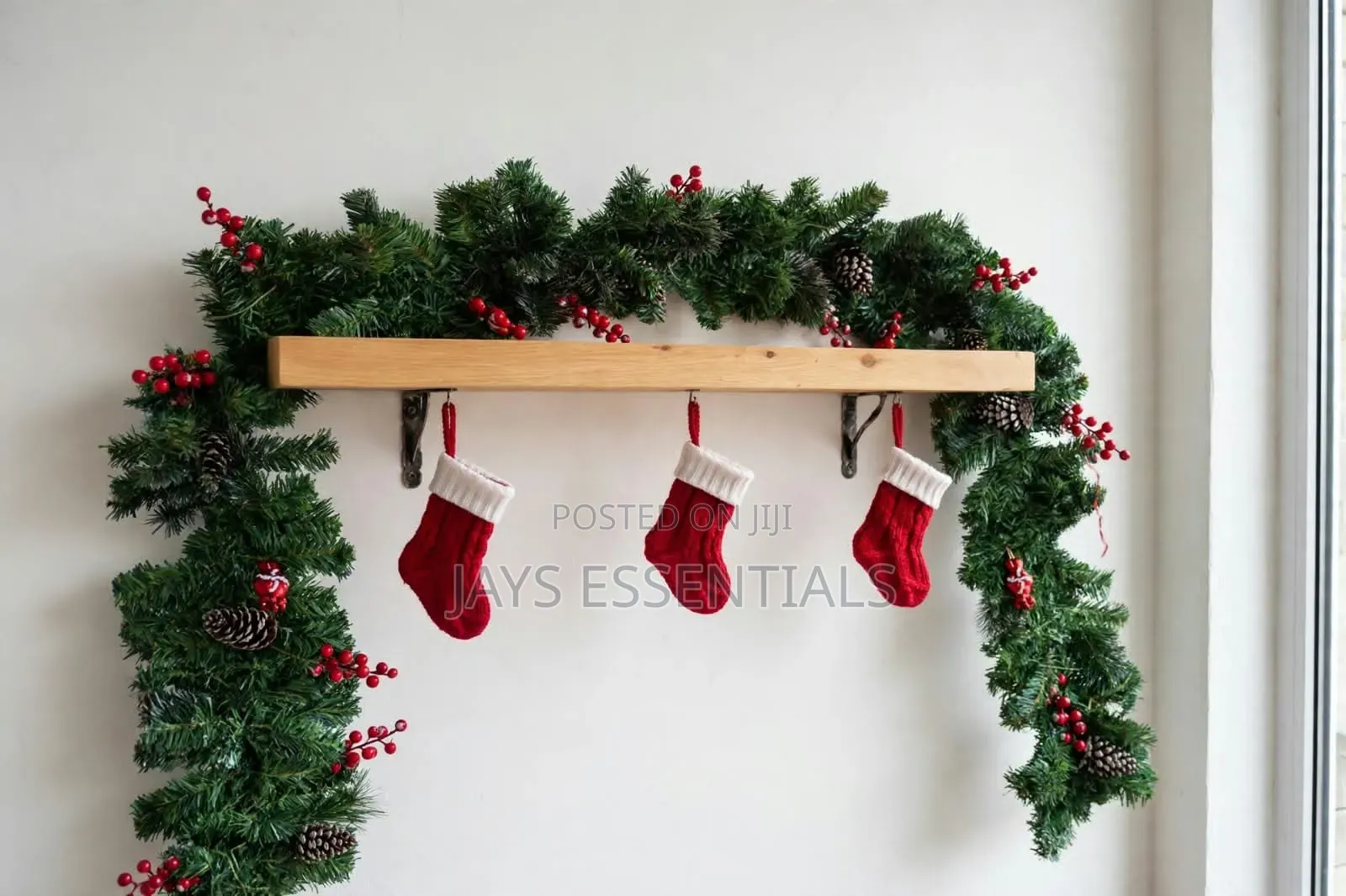 2.7m Pre-Decorated Christmas Garland