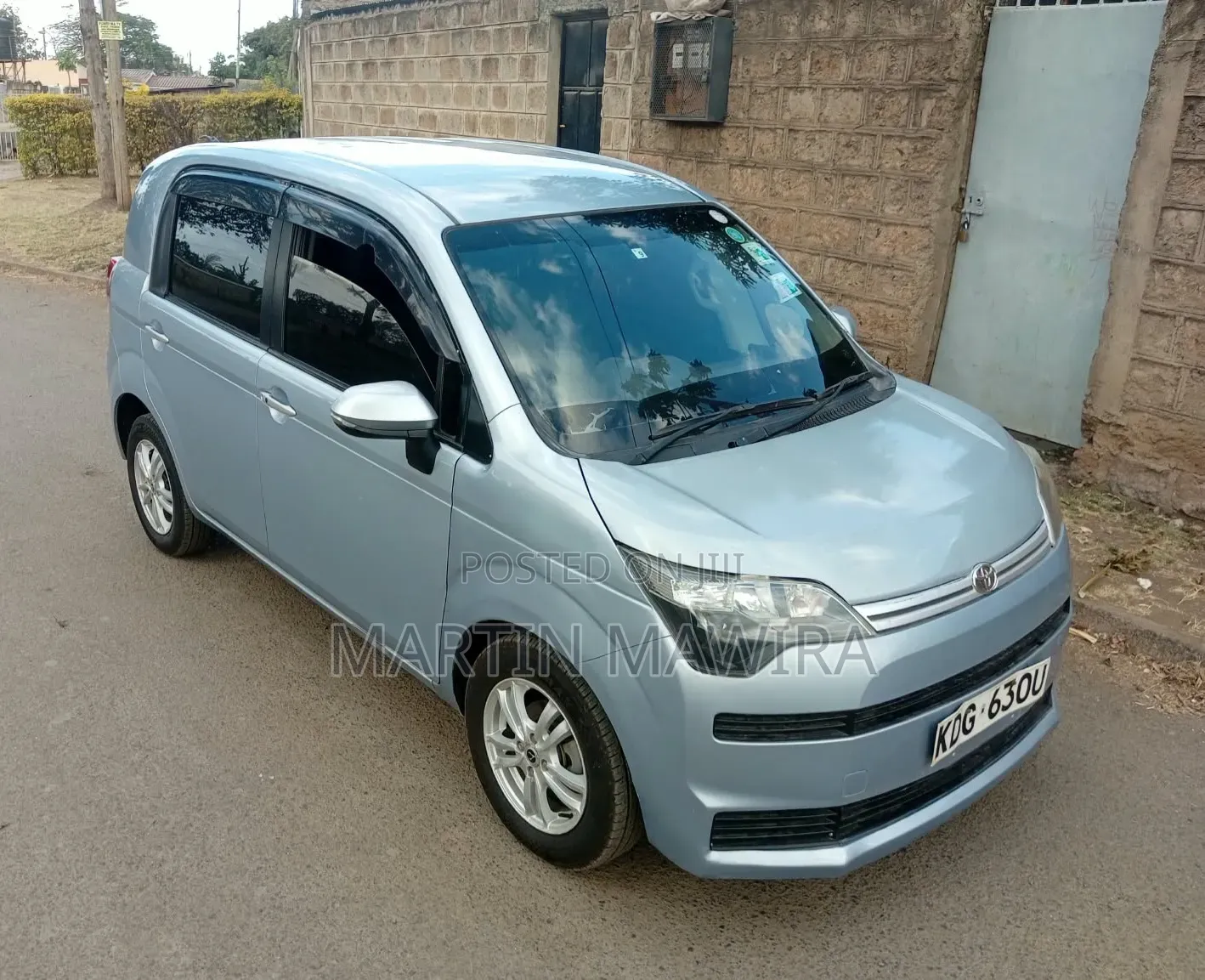 Toyota Spade 2015 Blue
