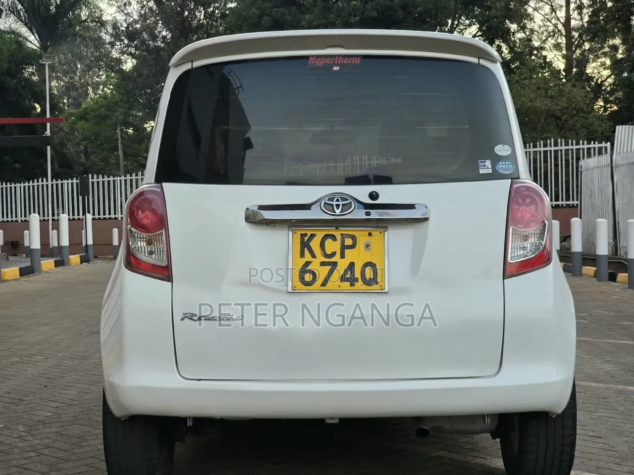 Toyota Ractis 1.5 FWD 2011 Silver