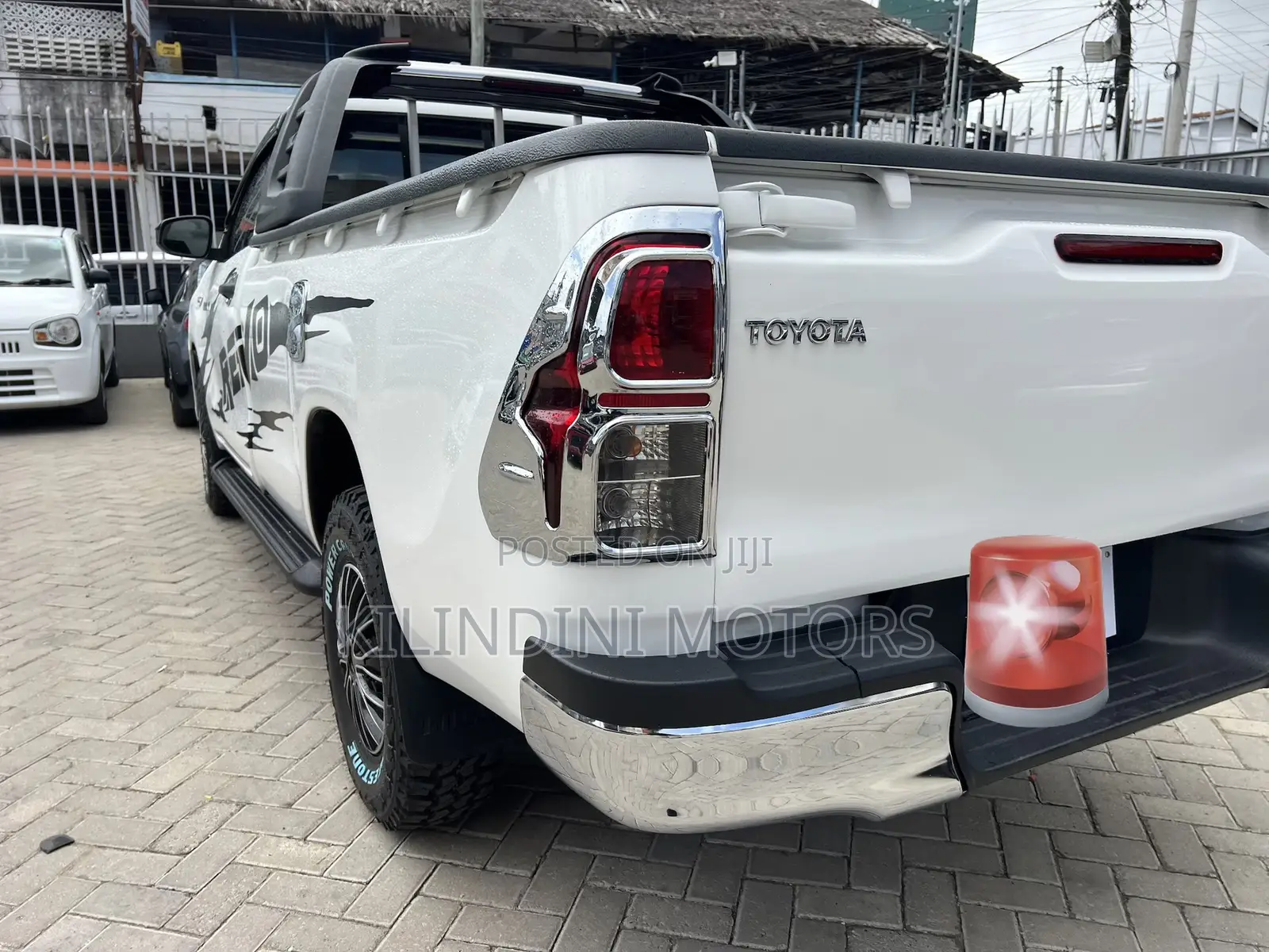 Toyota Hilux 2021 White