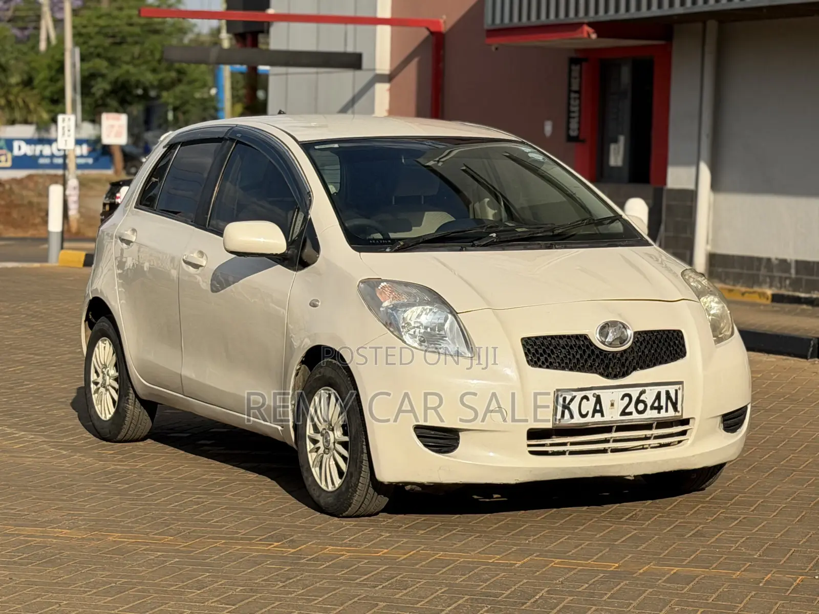 Toyota Vitz 2007 White