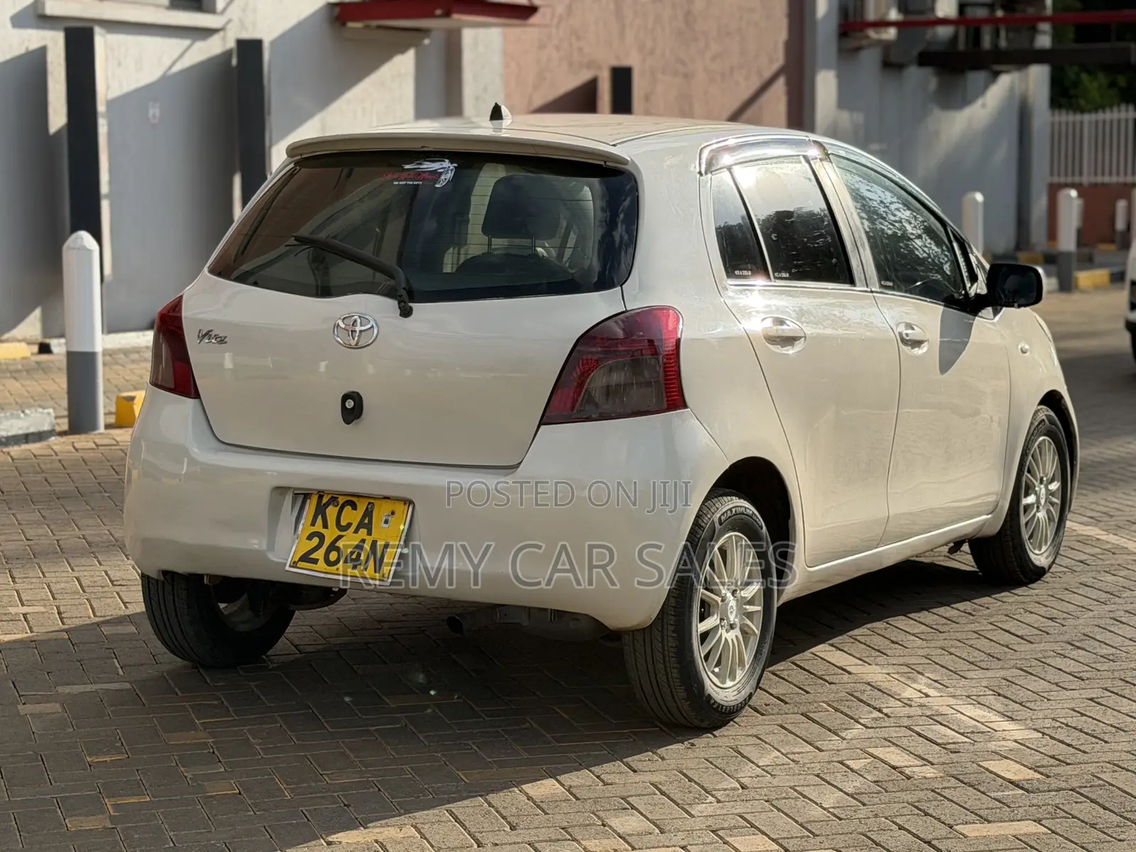 Toyota Vitz 2007 White