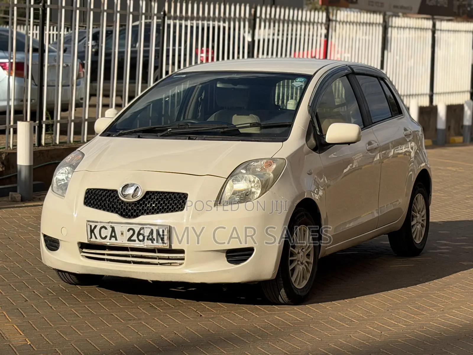 Toyota Vitz 2007 White