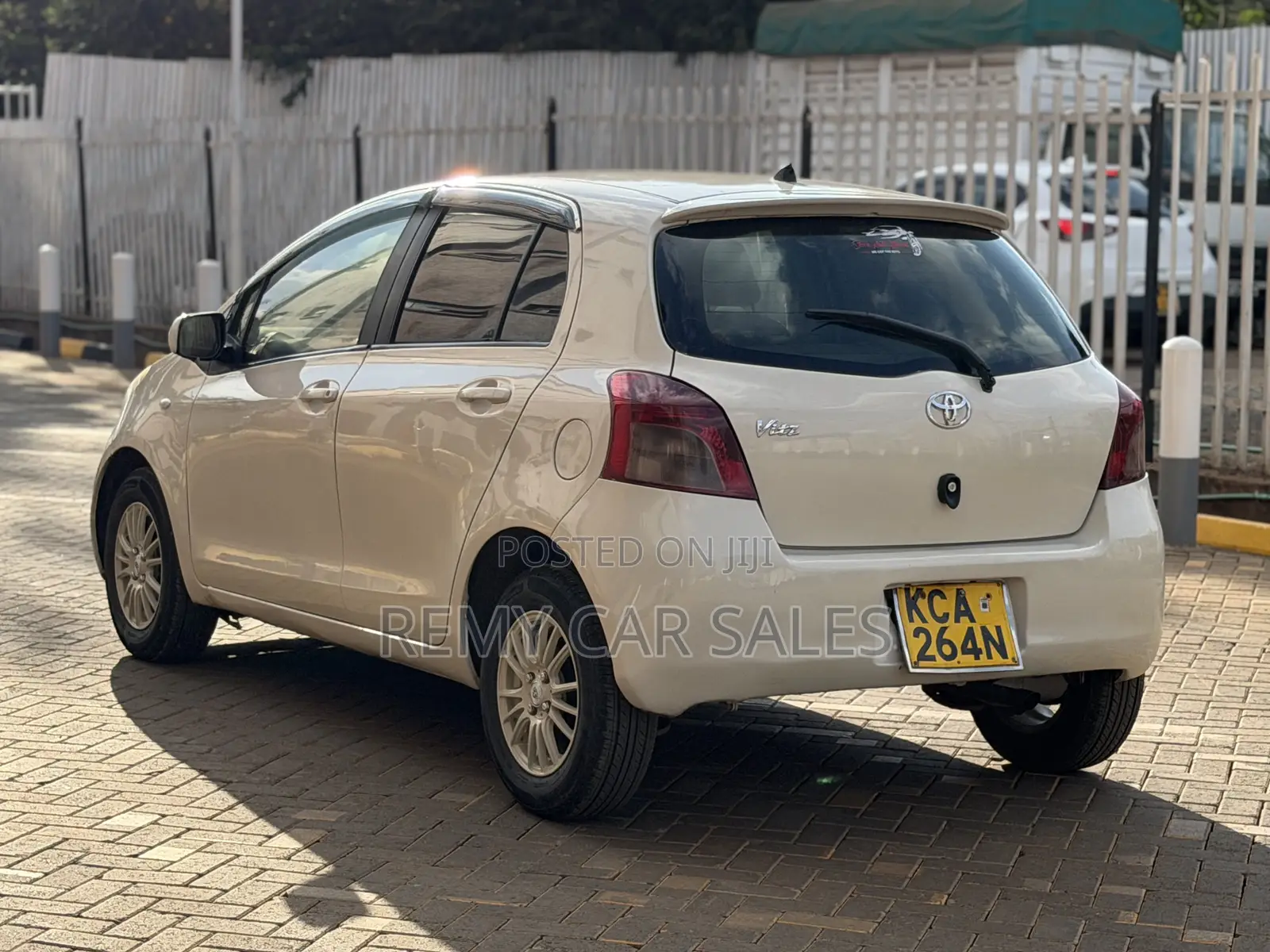 Toyota Vitz 2007 White