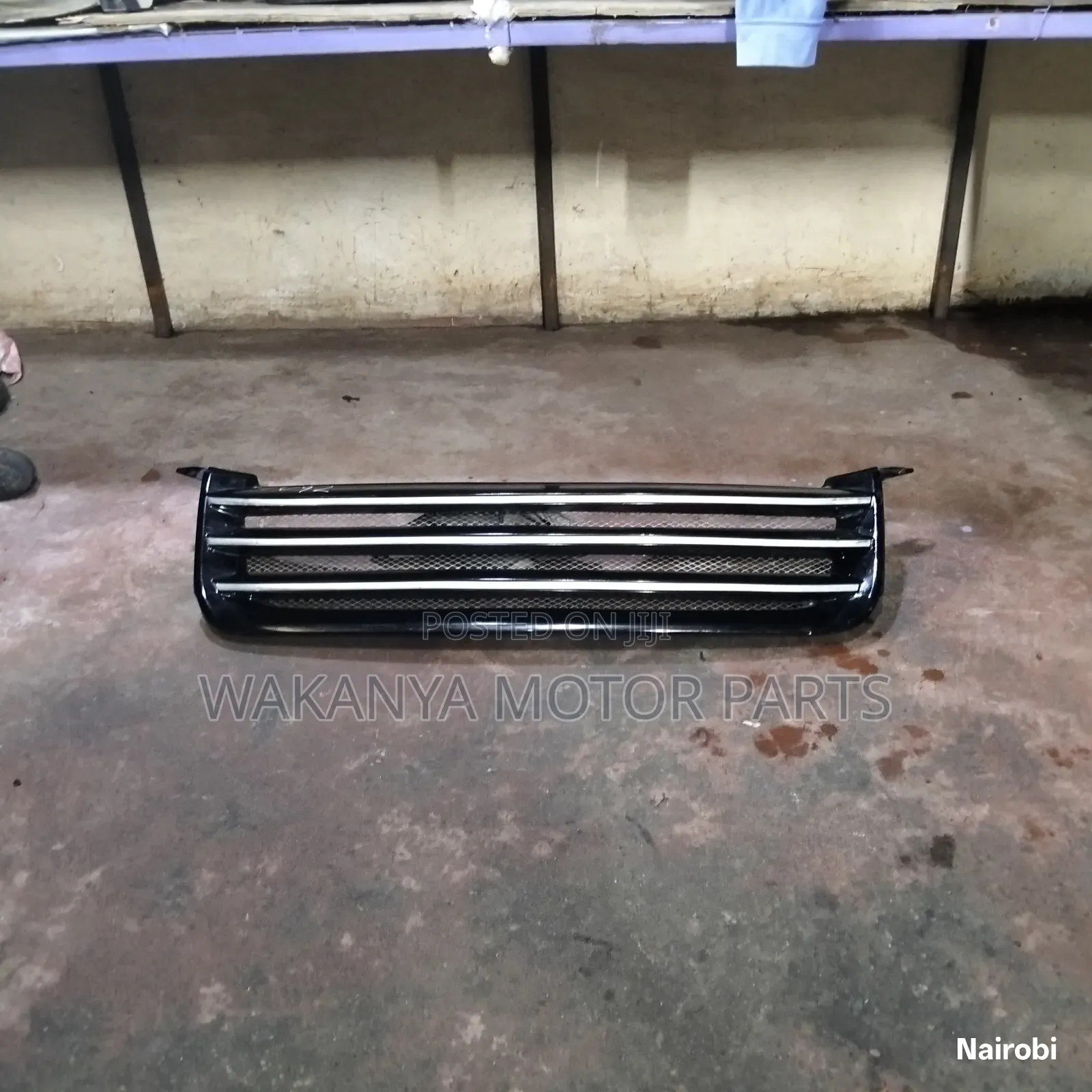 Toyota Noah Model 2008/2009 Grille, Clean Original Ex Japan