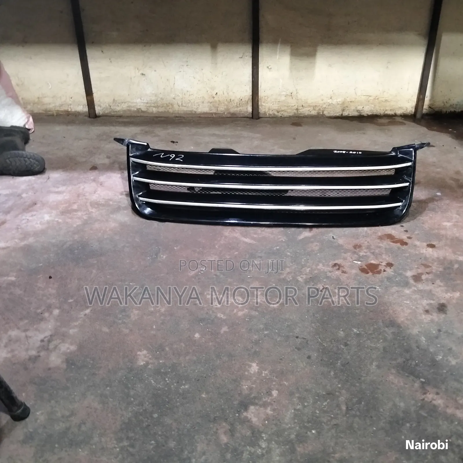 Toyota Noah Model 2008/2009 Grille, Clean Original Ex Japan