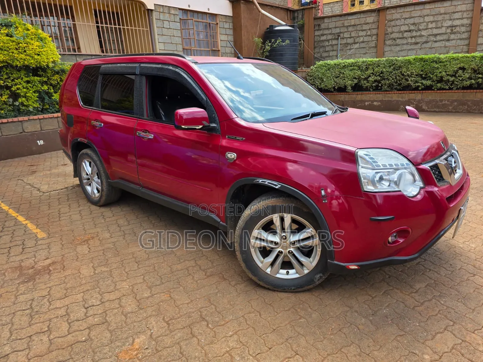Nissan X-Trail 2012 Red