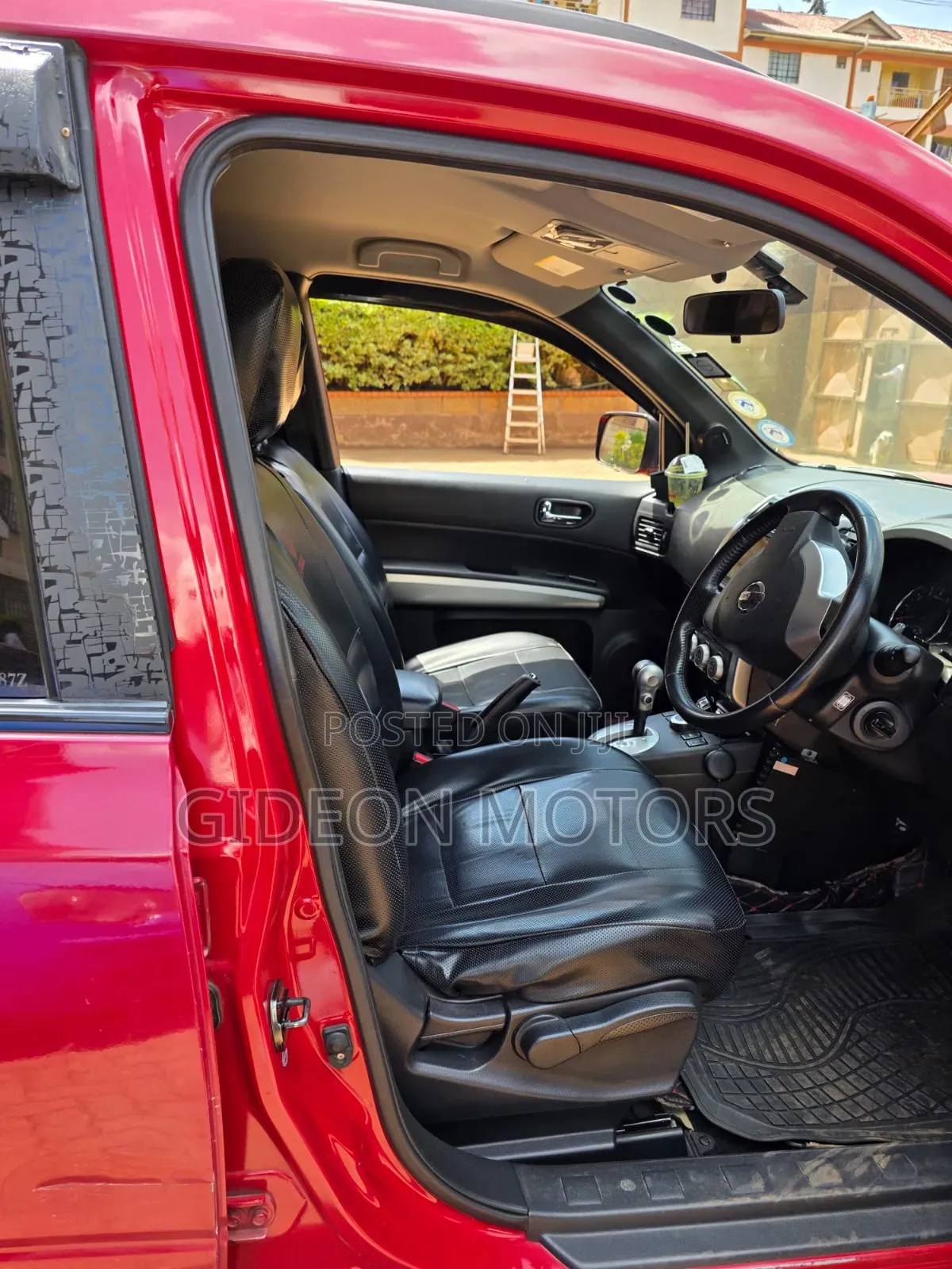 Nissan X-Trail 2012 Red