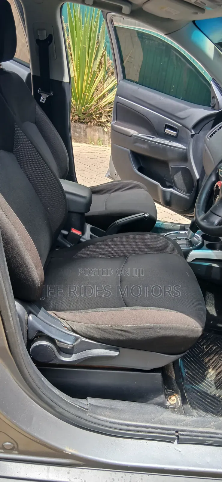 Mitsubishi RVR 2.0 2011 Gray