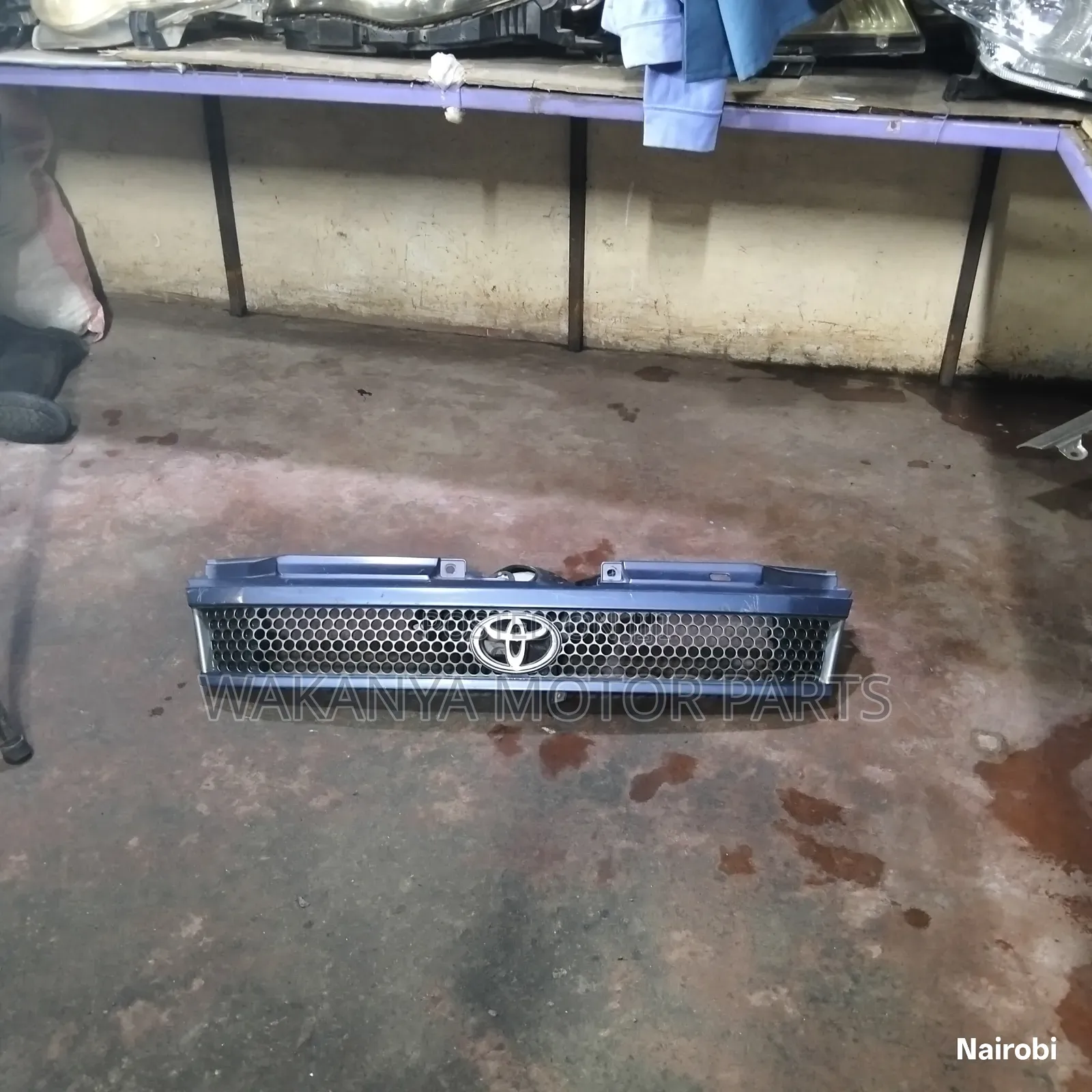 Toyota TownAce Old Model Grille, Clean Ex Japan Motor Parts