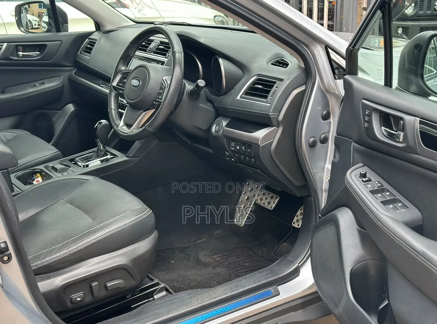 Subaru Outback 2019 Silver