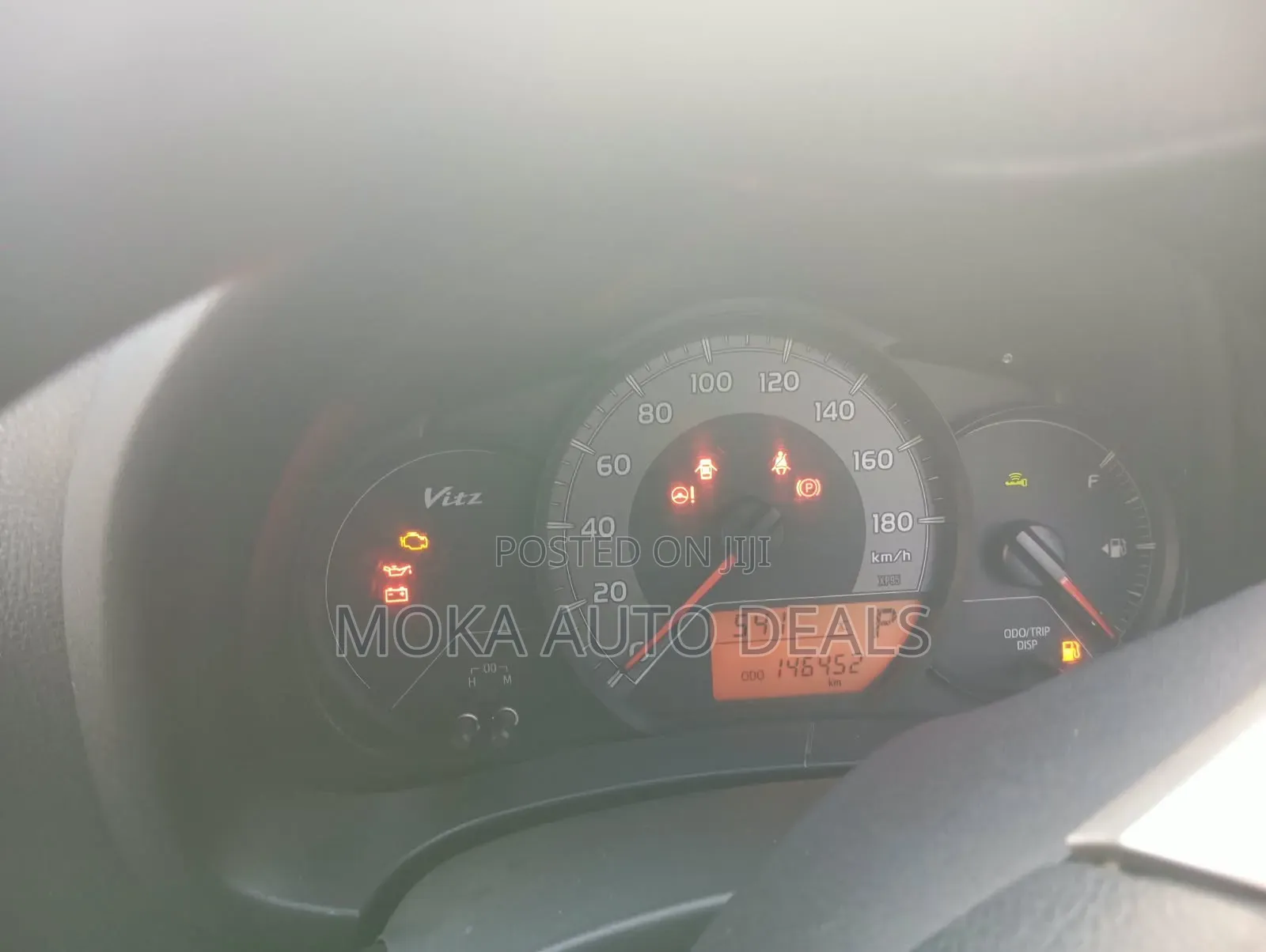 Toyota Vitz 1.0 FWD 5dr 2014 Silver