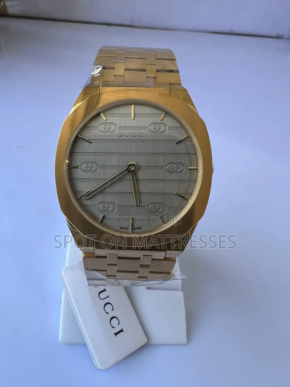 Classic Gucci Watch for Gents. White/Turquoise Green/Grey/Black/Cream.