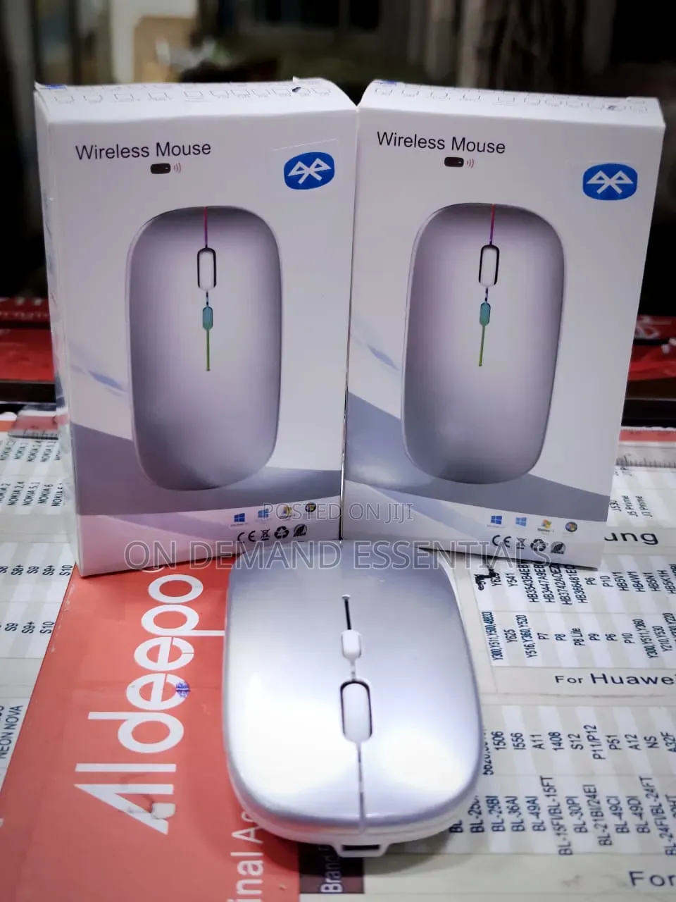 Wireless Mouse Bt , Rechargeable With Inbuilt Bluetooth & Dongle