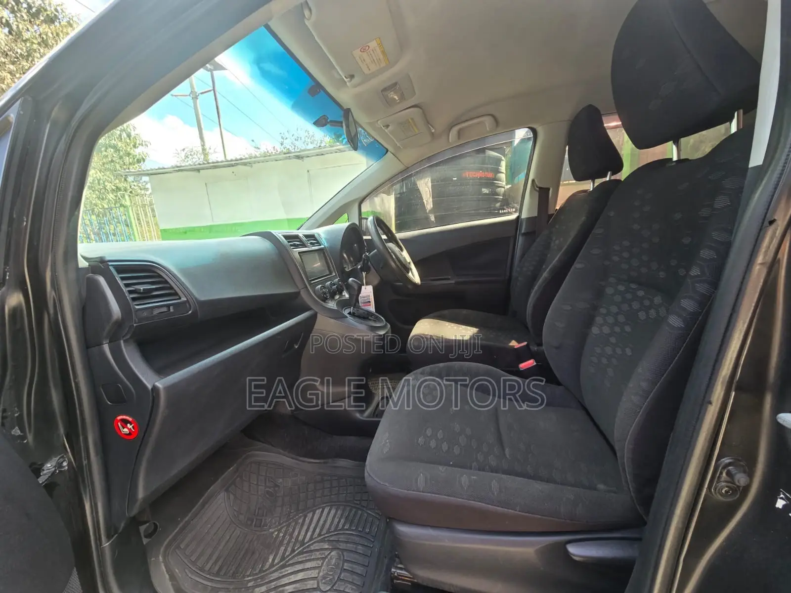 Toyota Ractis 2012 Black