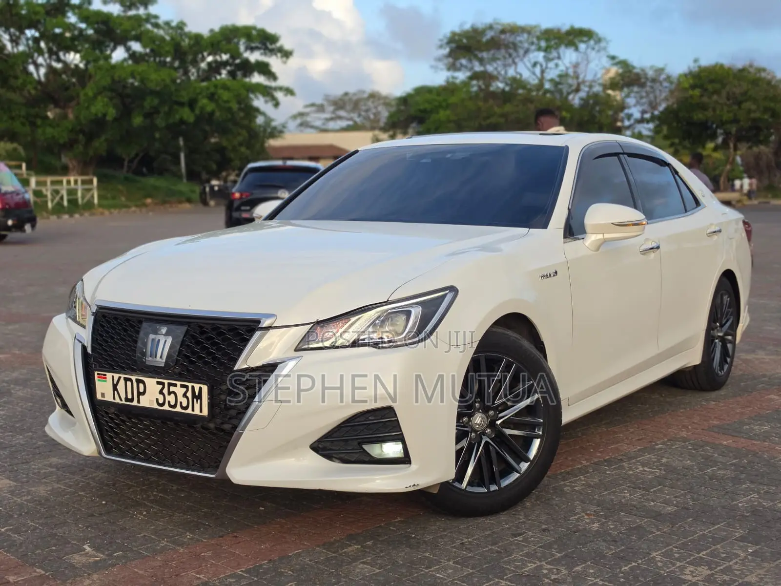 Toyota Crown 2017 White
