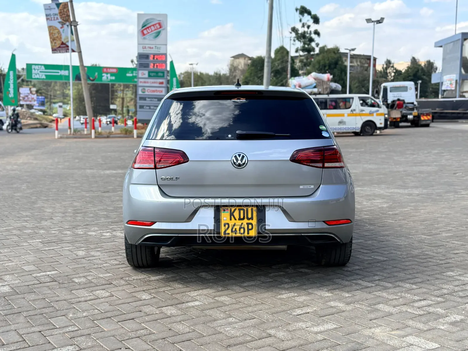 Volkswagen Golf 2019 Gold