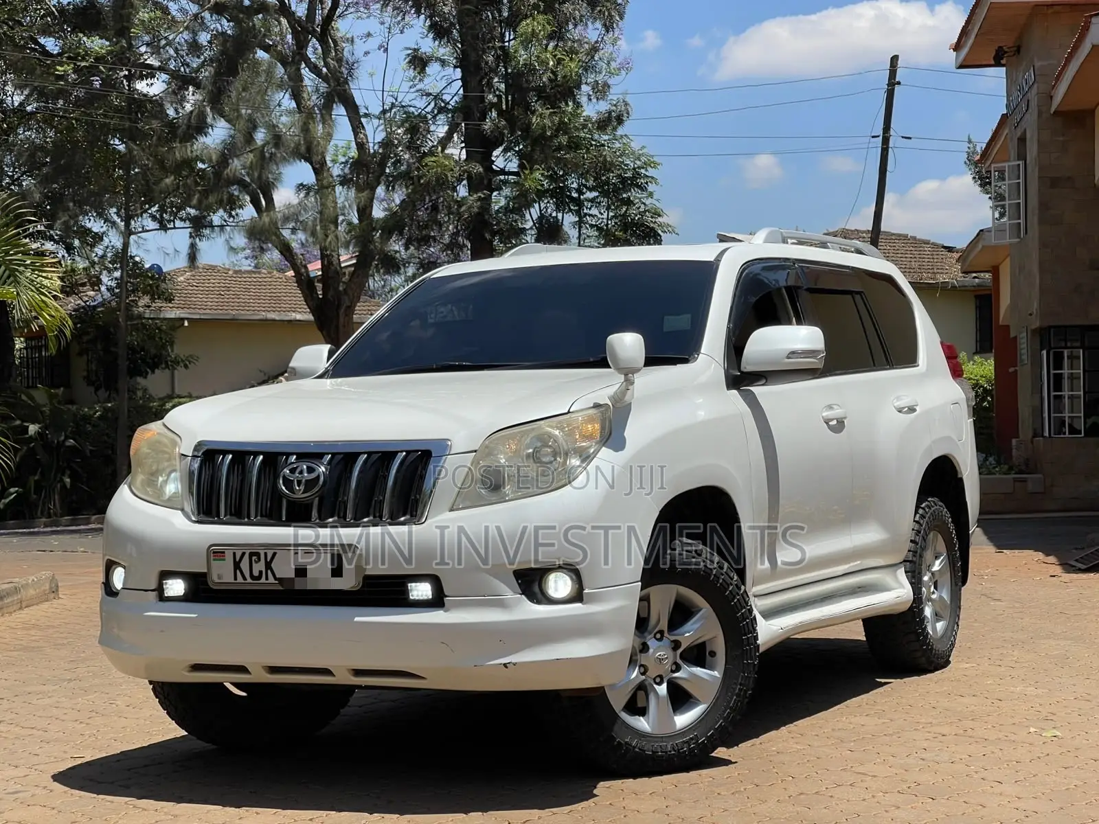 Toyota Land Cruiser Prado 2010 White
