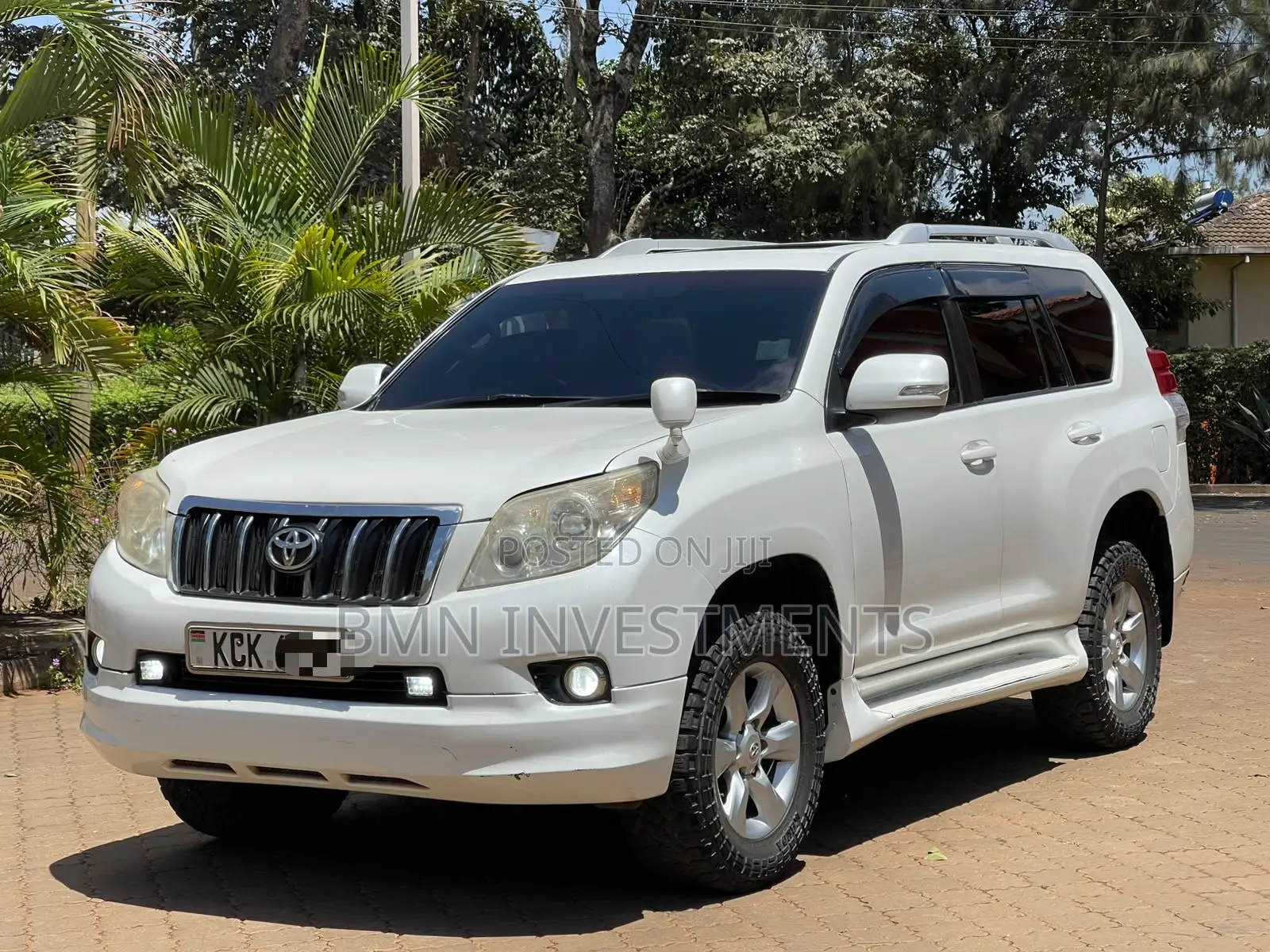 Toyota Land Cruiser Prado 2010 White