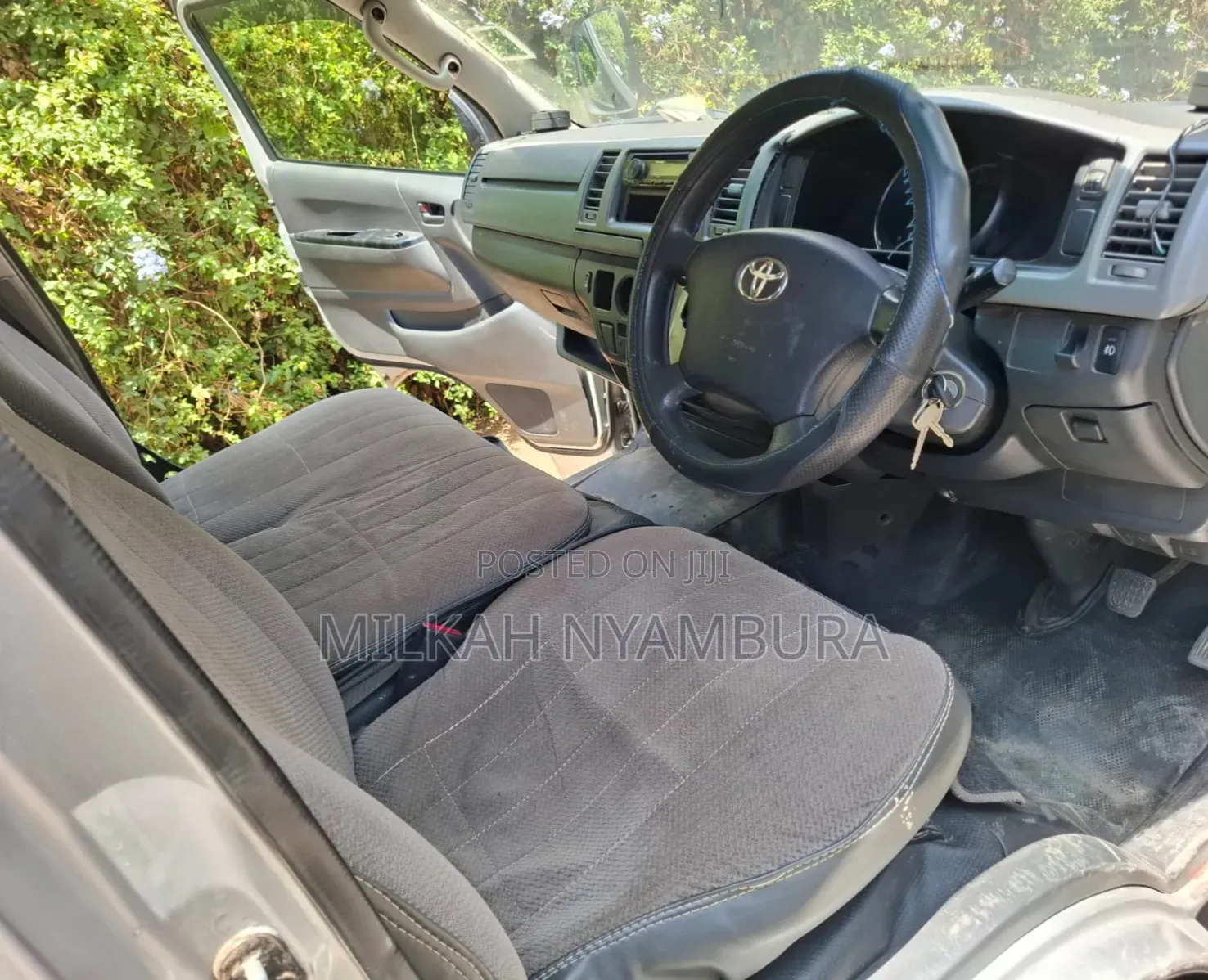 Toyota HiAce 2012 Silver