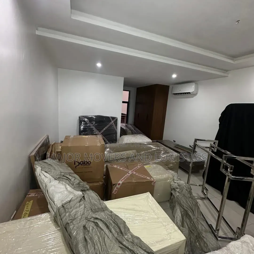 Professional Residential Moving Crew Ready