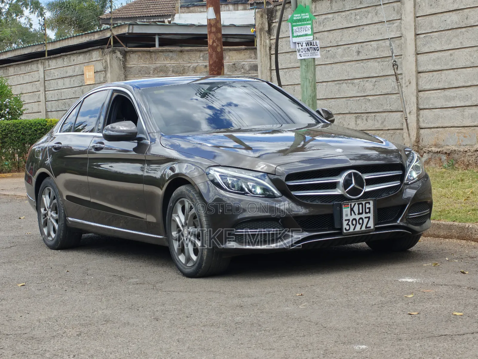 Mercedes-Benz C200 2014 Brown