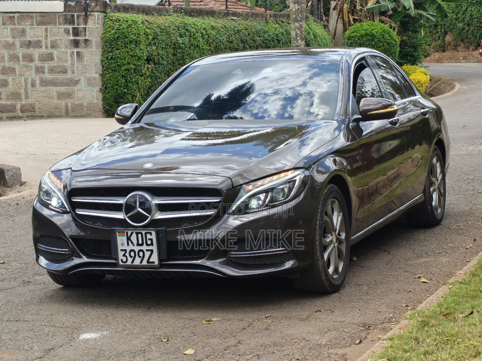 Mercedes-Benz C200 2014 Brown
