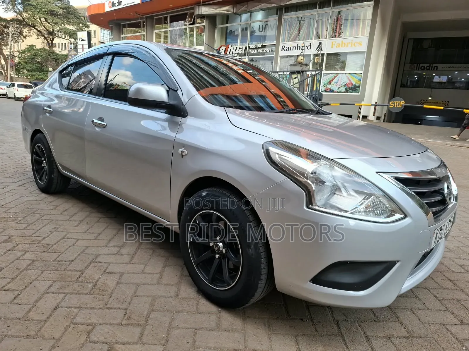 Nissan Latio 1.2 2017 Silver