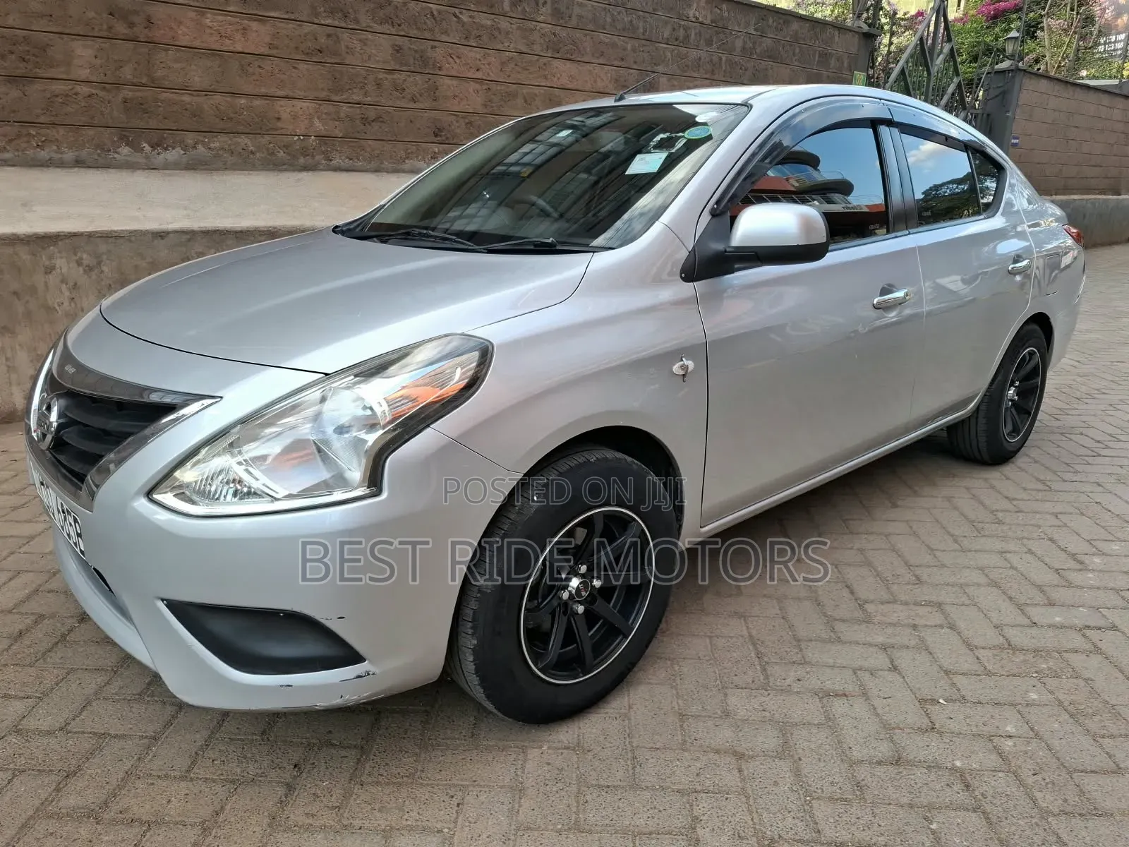 Nissan Latio 1.2 2017 Silver