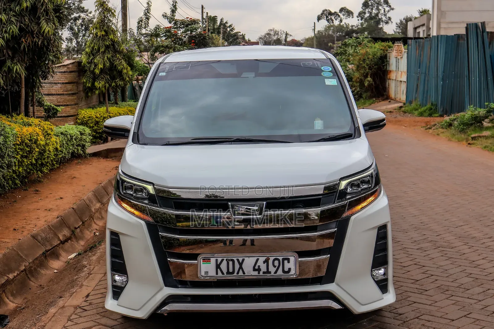 Toyota Noah 2.0 FWD (7 Seater) 2018 White