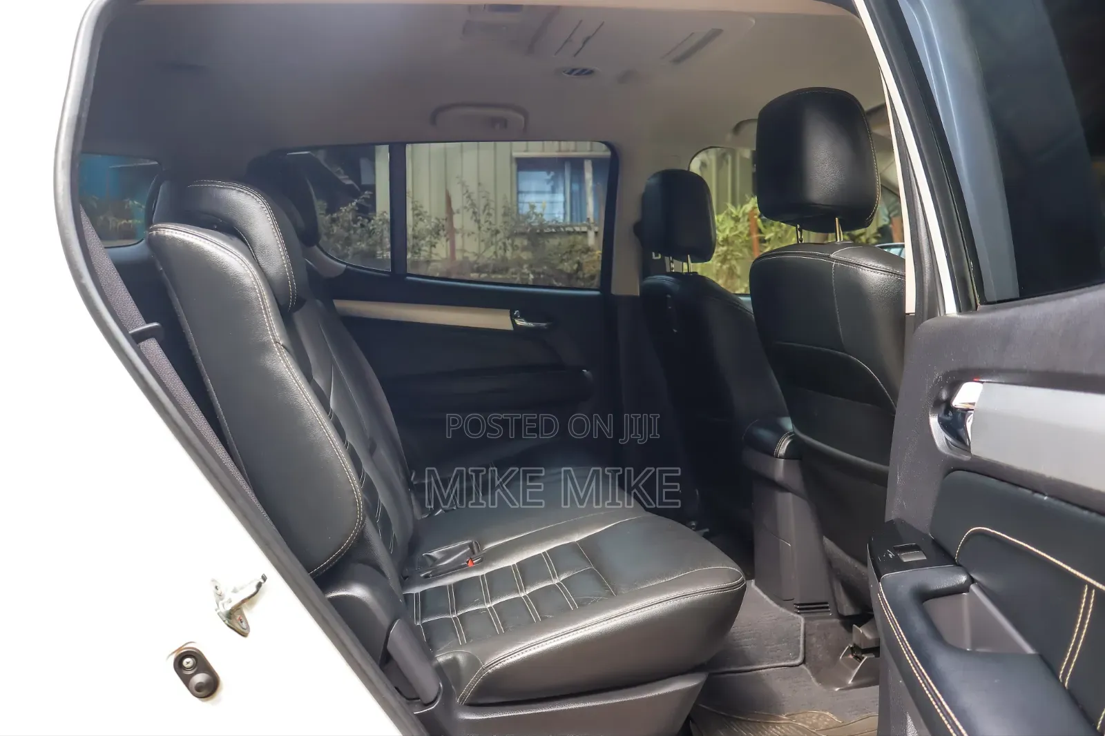 Isuzu MU-X 2018 White