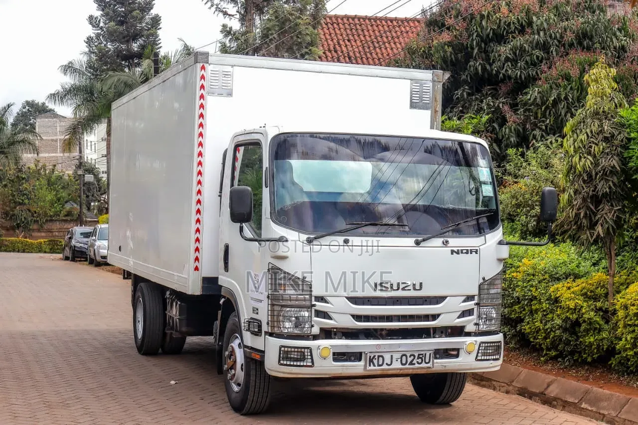 Isuzu NQR 2022