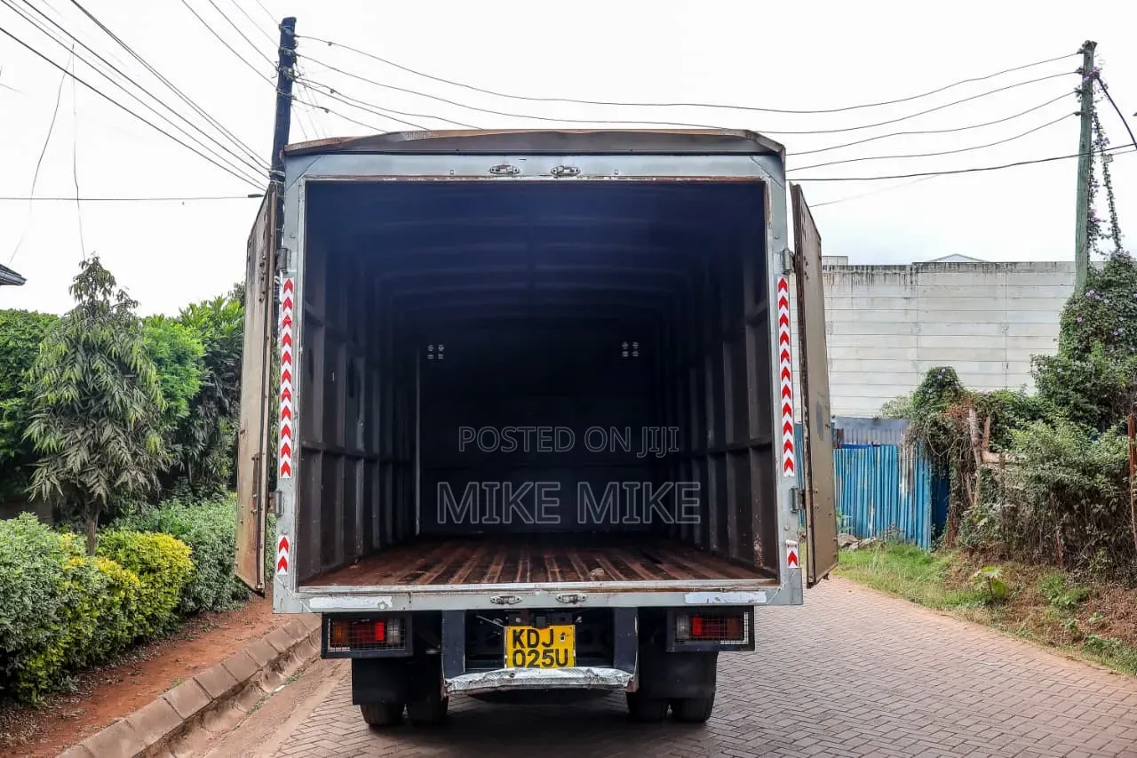 Isuzu NQR 2022