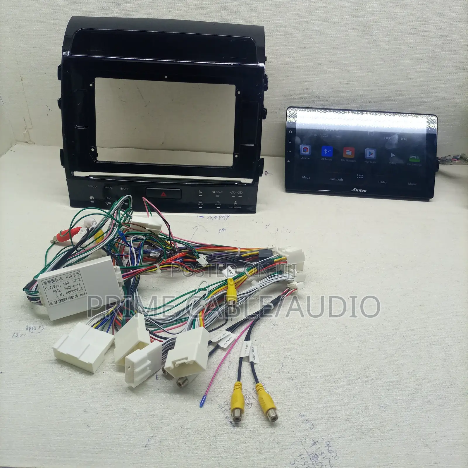 Toyota Landcruiser 200 Series V8 2008-2014 Fitted With 10" Screen