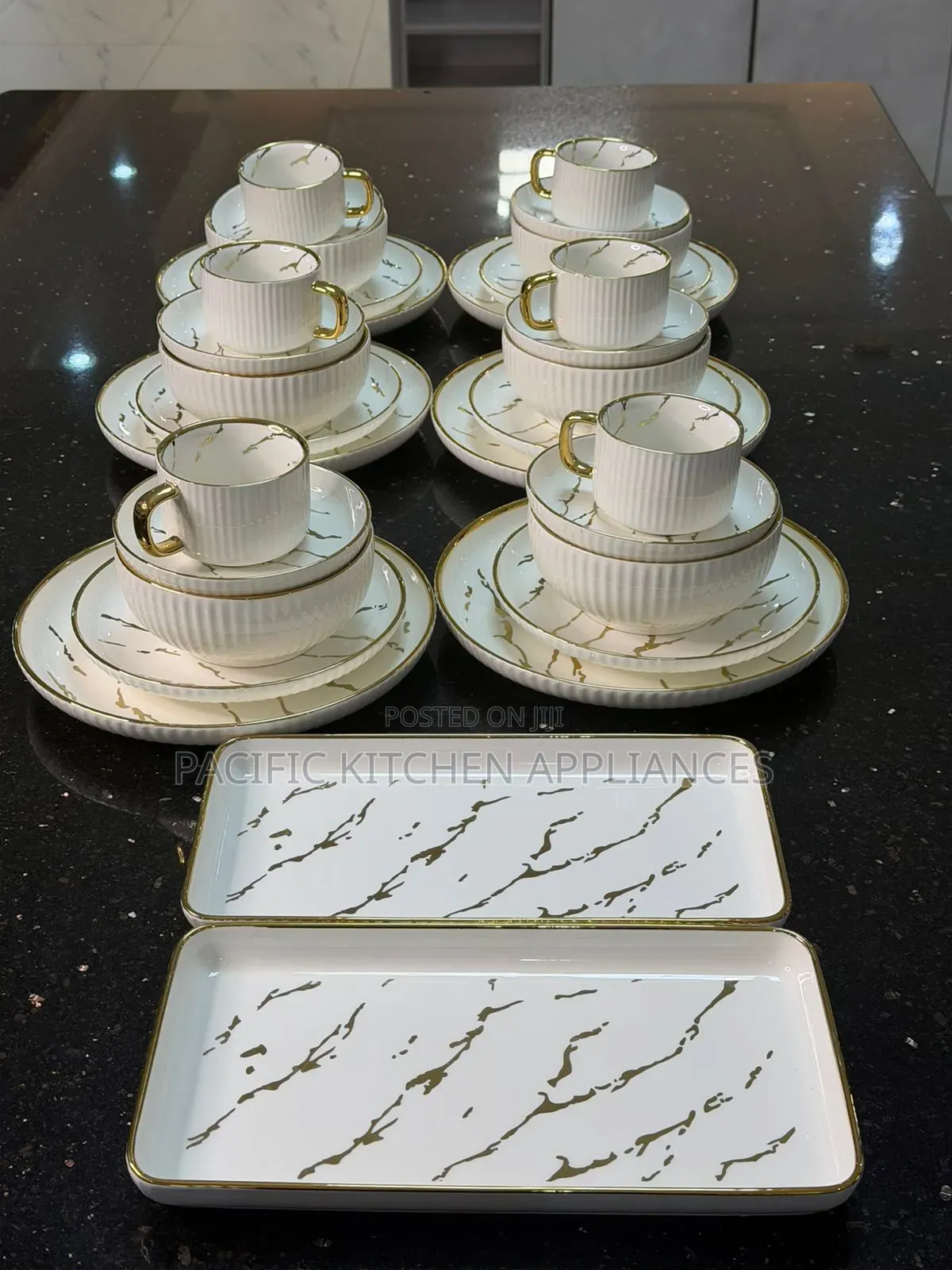 32 PCS Elegant Eurpoean Porcelain Dinner Set