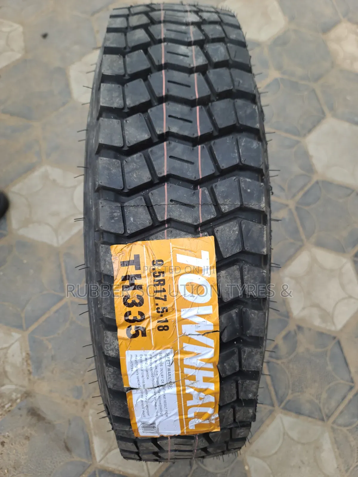 9.5 R17.5 Townhall Tires Th335 Lug