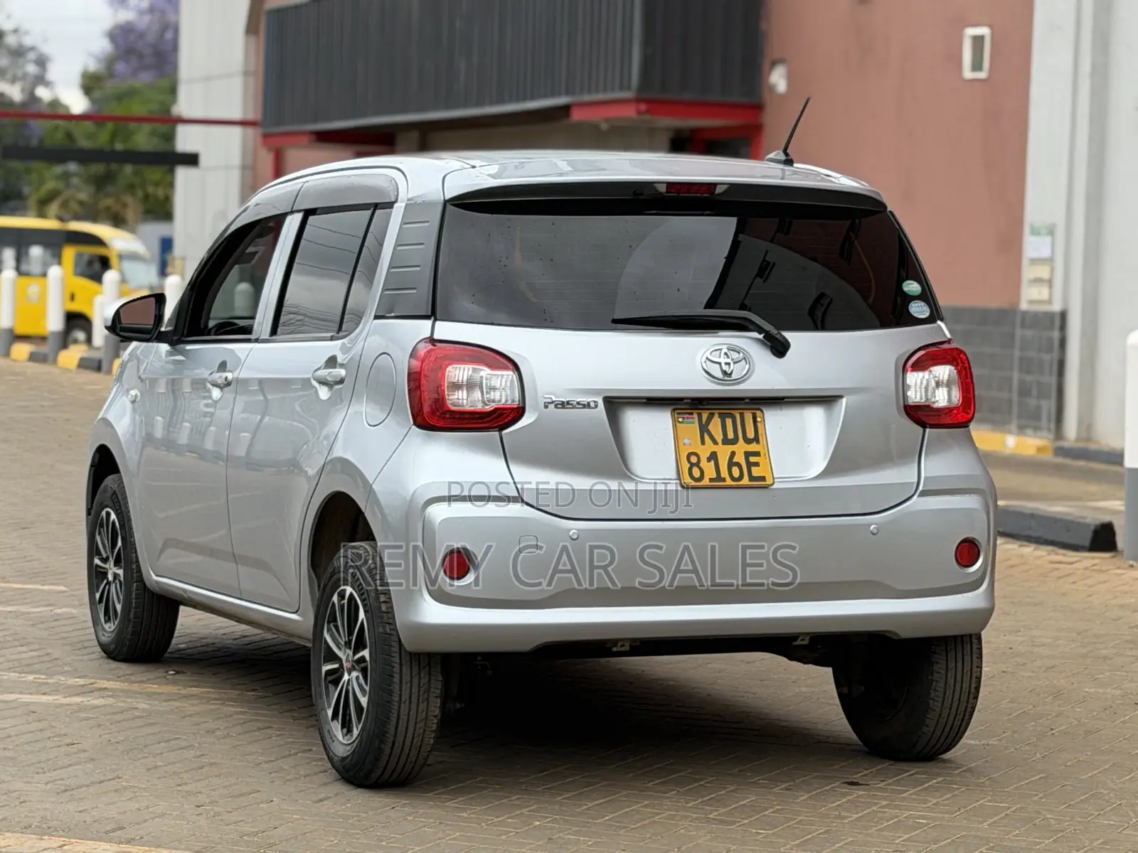 Toyota Passo 2018 Silver