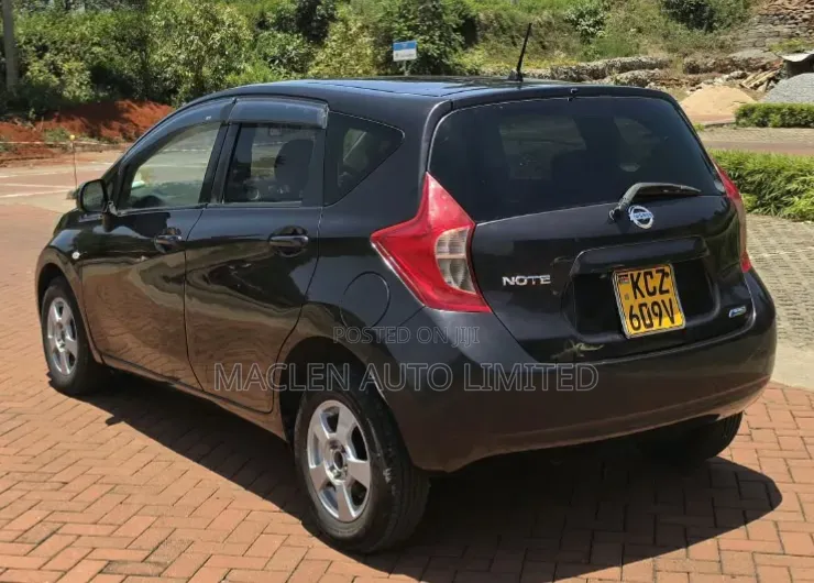 Nissan Note 2013 Maroon