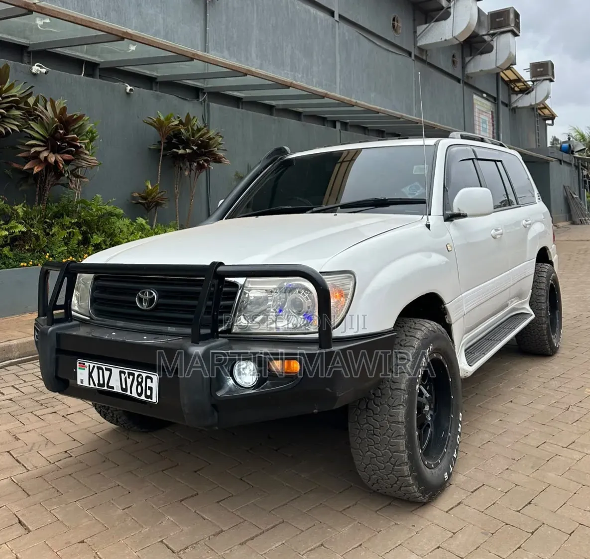 Toyota Land Cruiser Prado 2004 White