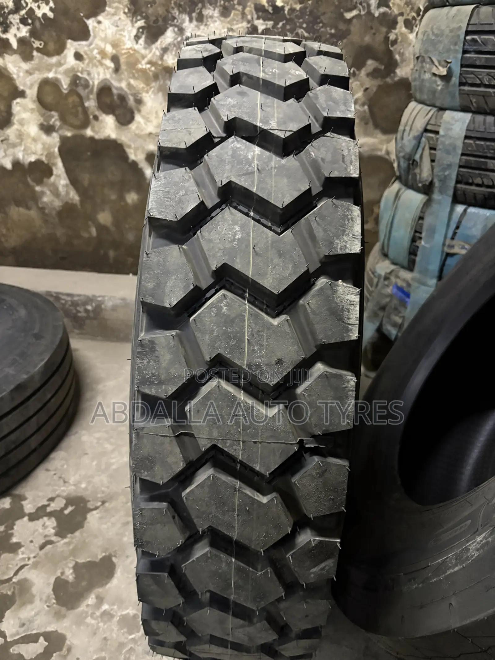 11R22.5 18PR Grandstone Tyre Diff