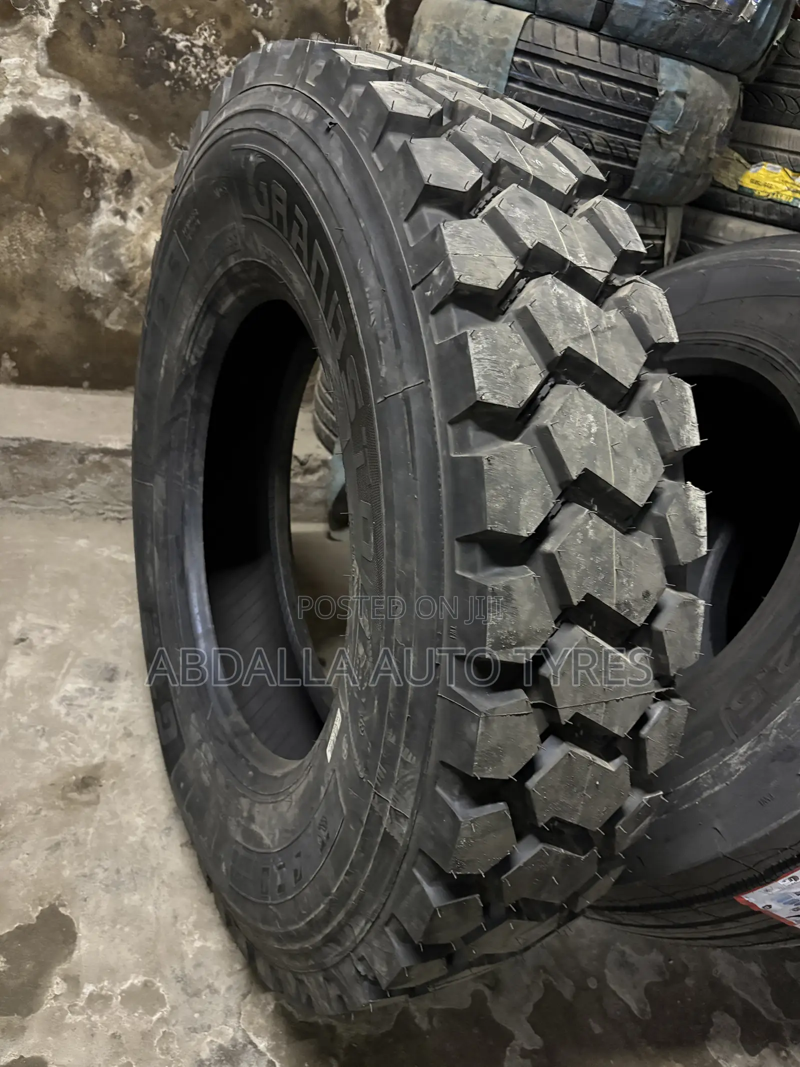 11R22.5 18PR Grandstone Tyre Diff
