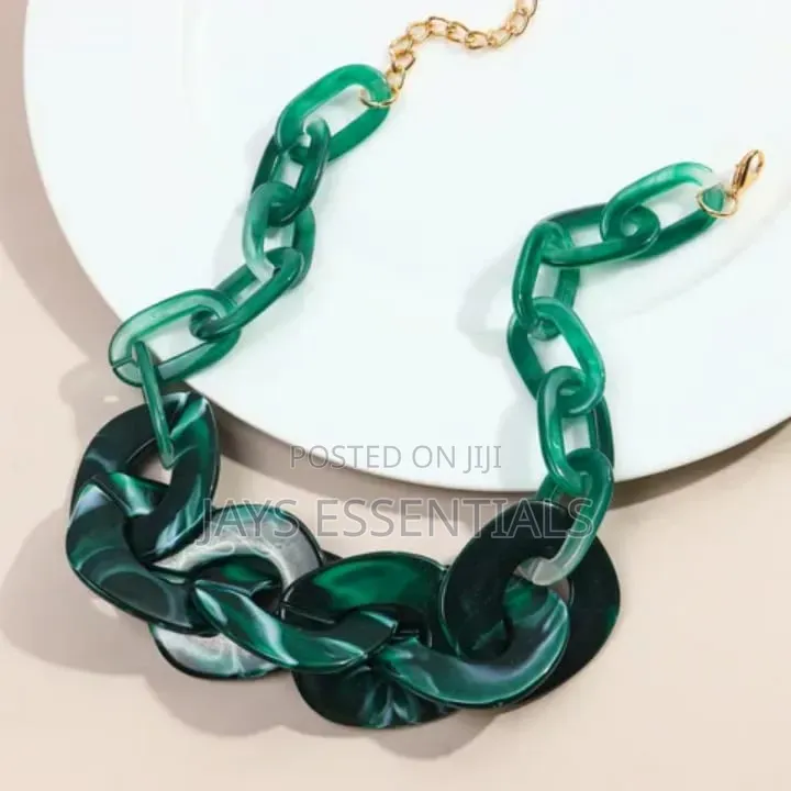 Acrylic Curb Chain