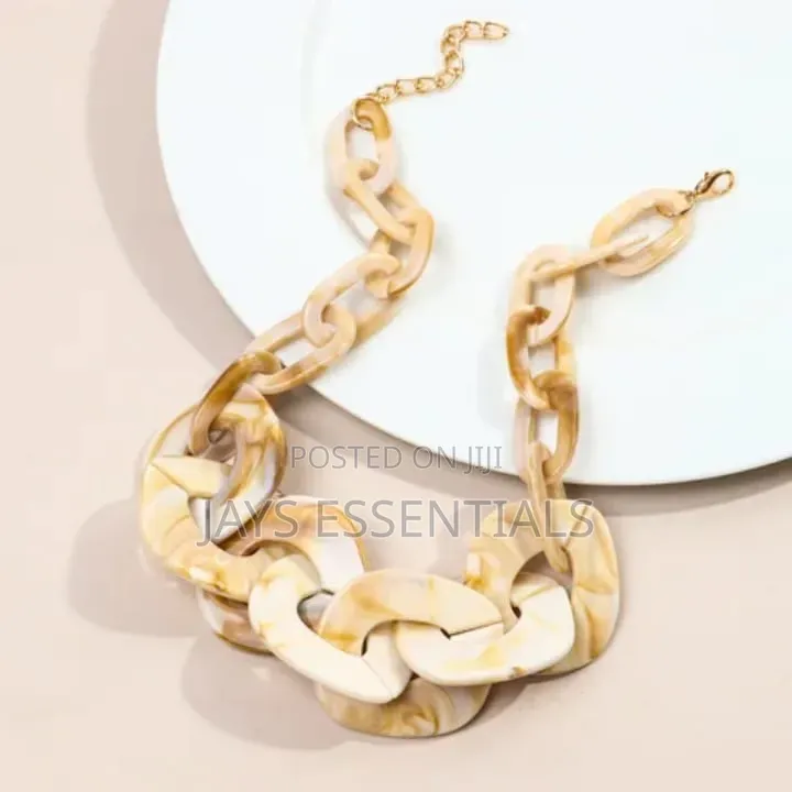 Acrylic Curb Chain